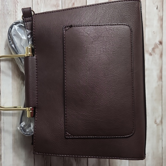 Gianni Bini, Chocolate Brown W/snakeskin panel purse, with gold hardware. - Picture 4 of 11